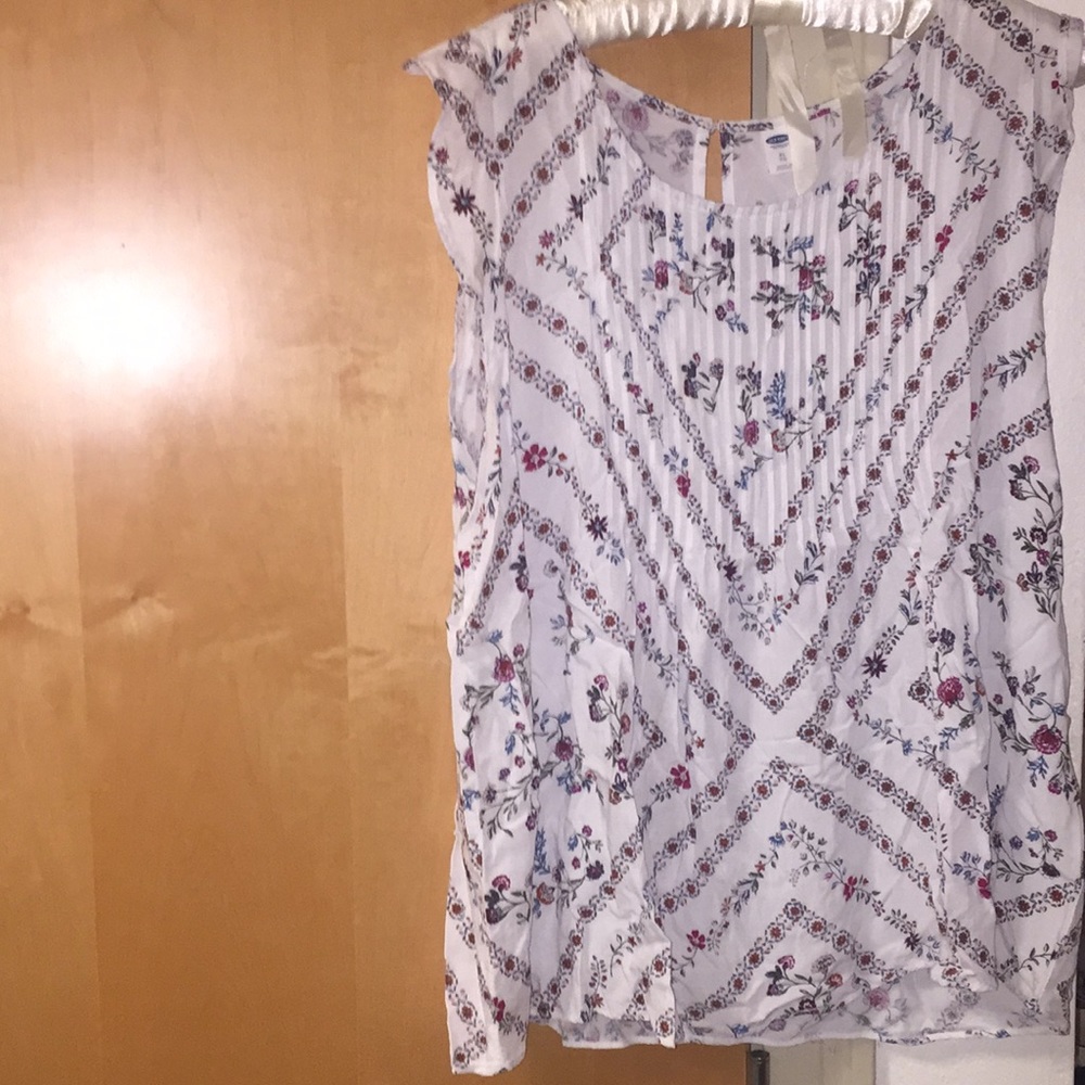 Shirt, flowy, ruched, lightly worn